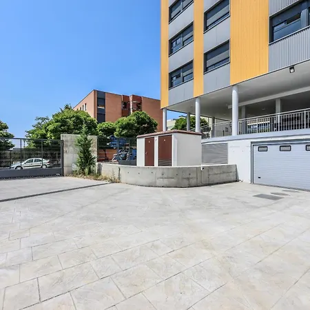 Micasainn Coliving אכסניה