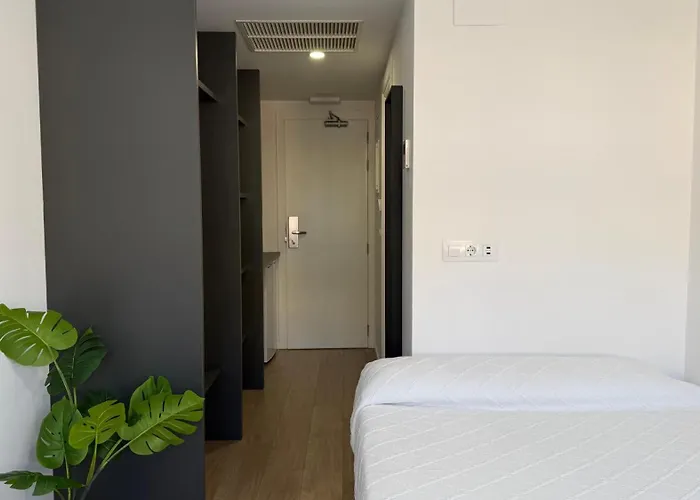 Micasainn Coliving אכסניה *